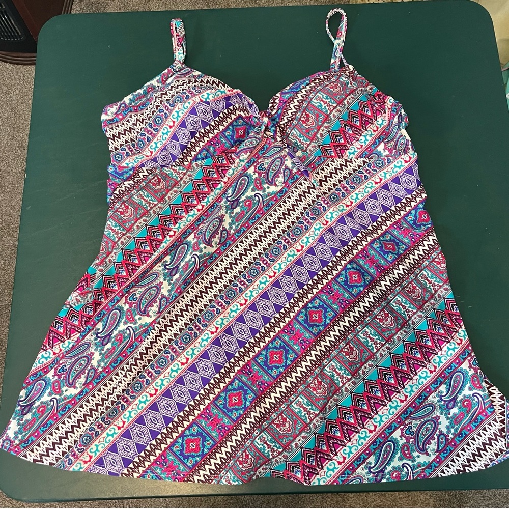 BNWOT Plus Size one piece swimsuit size 24